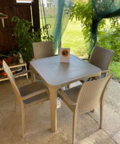 Sto Ole Rattan 80x80 + 4 Bistrot stolice -cappuccino